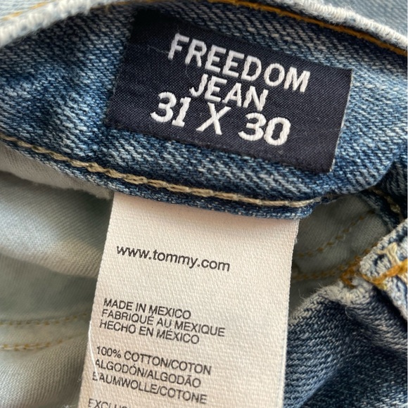 Tommy Hilfiger Premium Freedom Denim Jeans Relaxed/Straight Medium Wash 31x30 - Picture 11 of 12